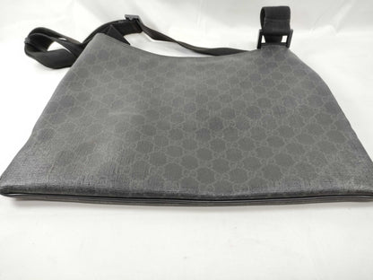 GUCCI GG Supreme Black Shoulder Bag