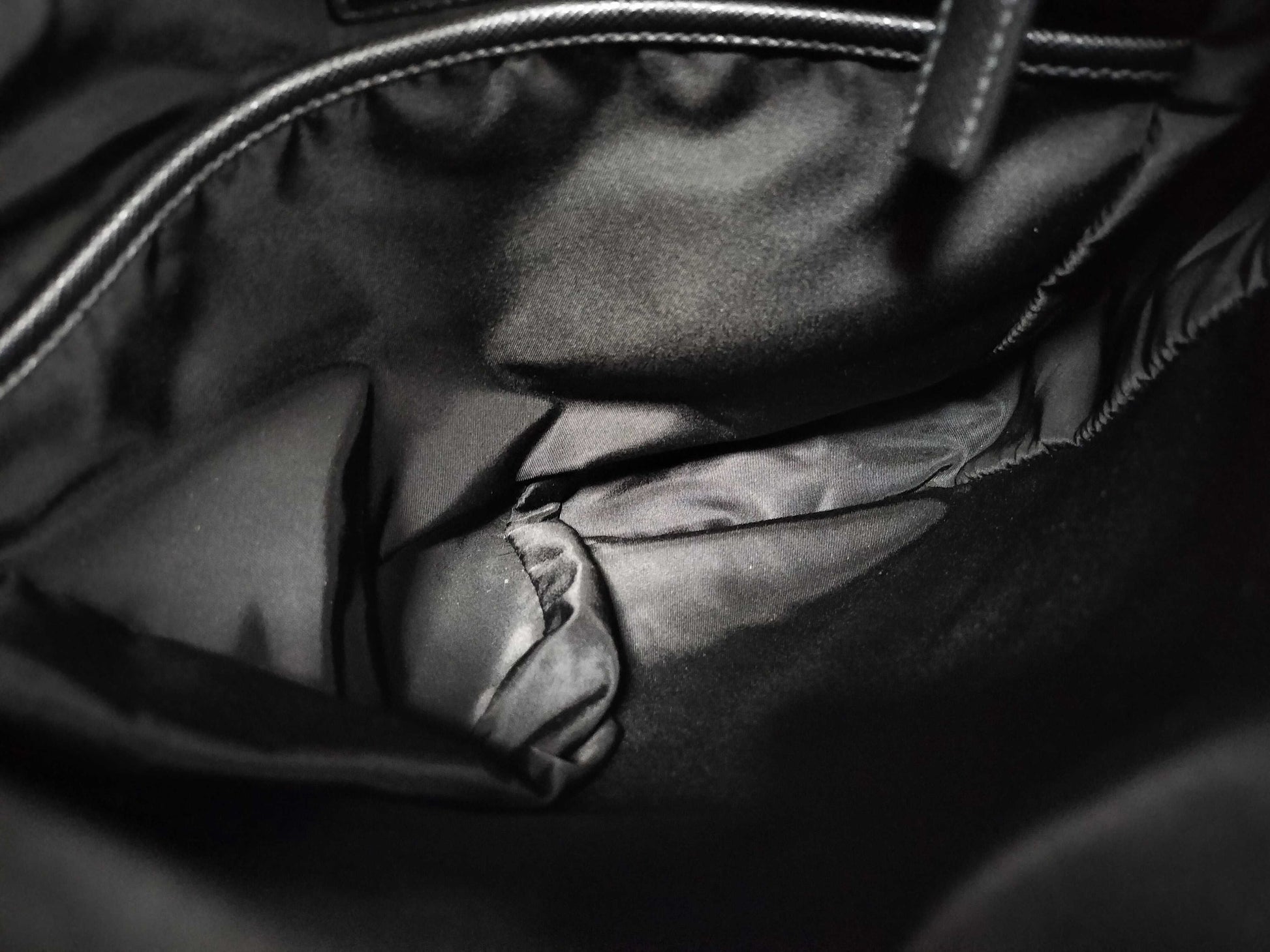 PRADA Re-Nylon Shoulder Bag/Messenger Bag 2VH023