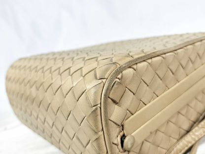 BOTTEGA VENETA Intrecciato Bottega Veneta Intrecciato Clasp Shoulder Bag