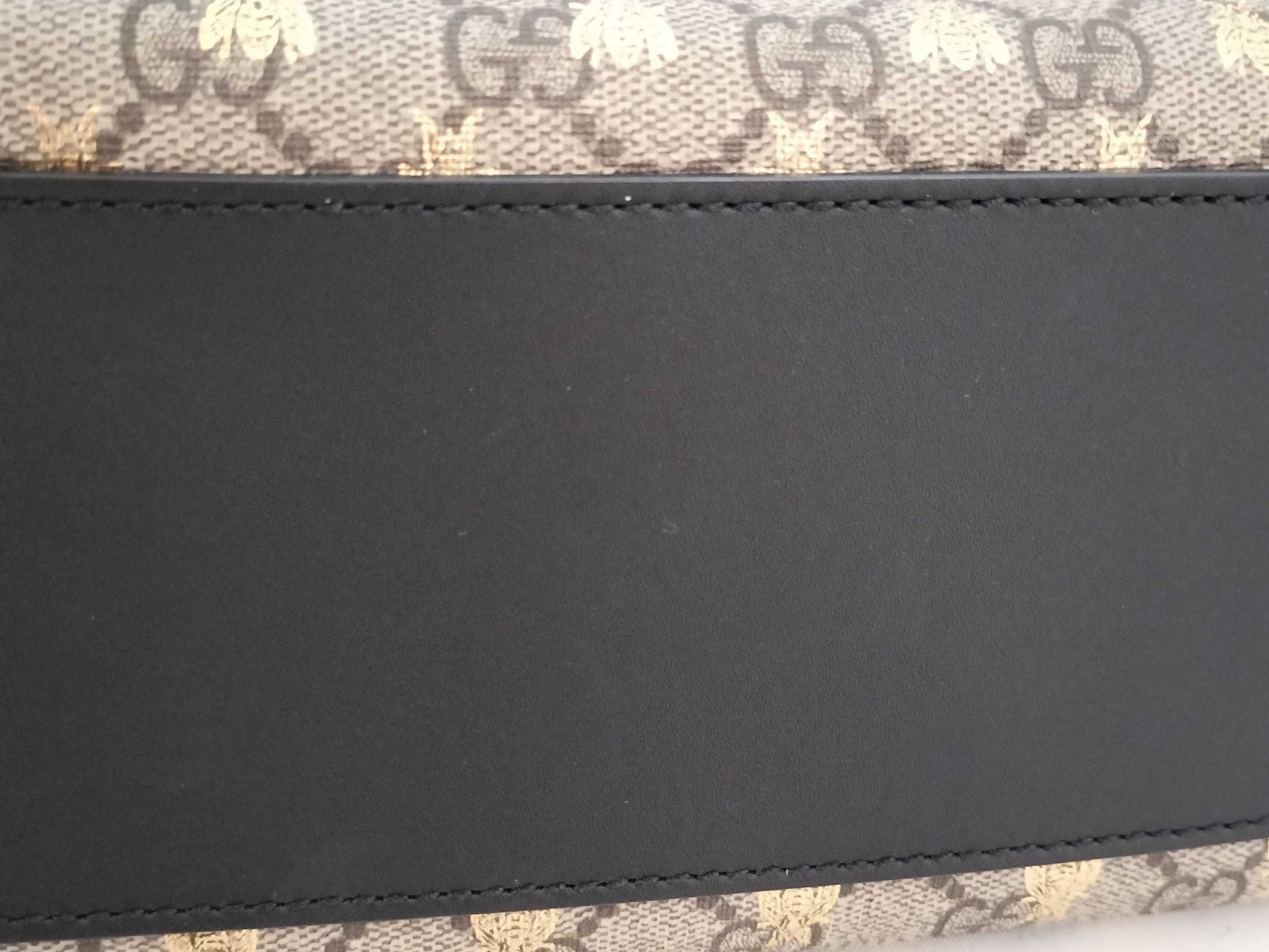 GUCCI GG Supreme Bee Medium Padlock Chain Shoulder Bag Tote Bag