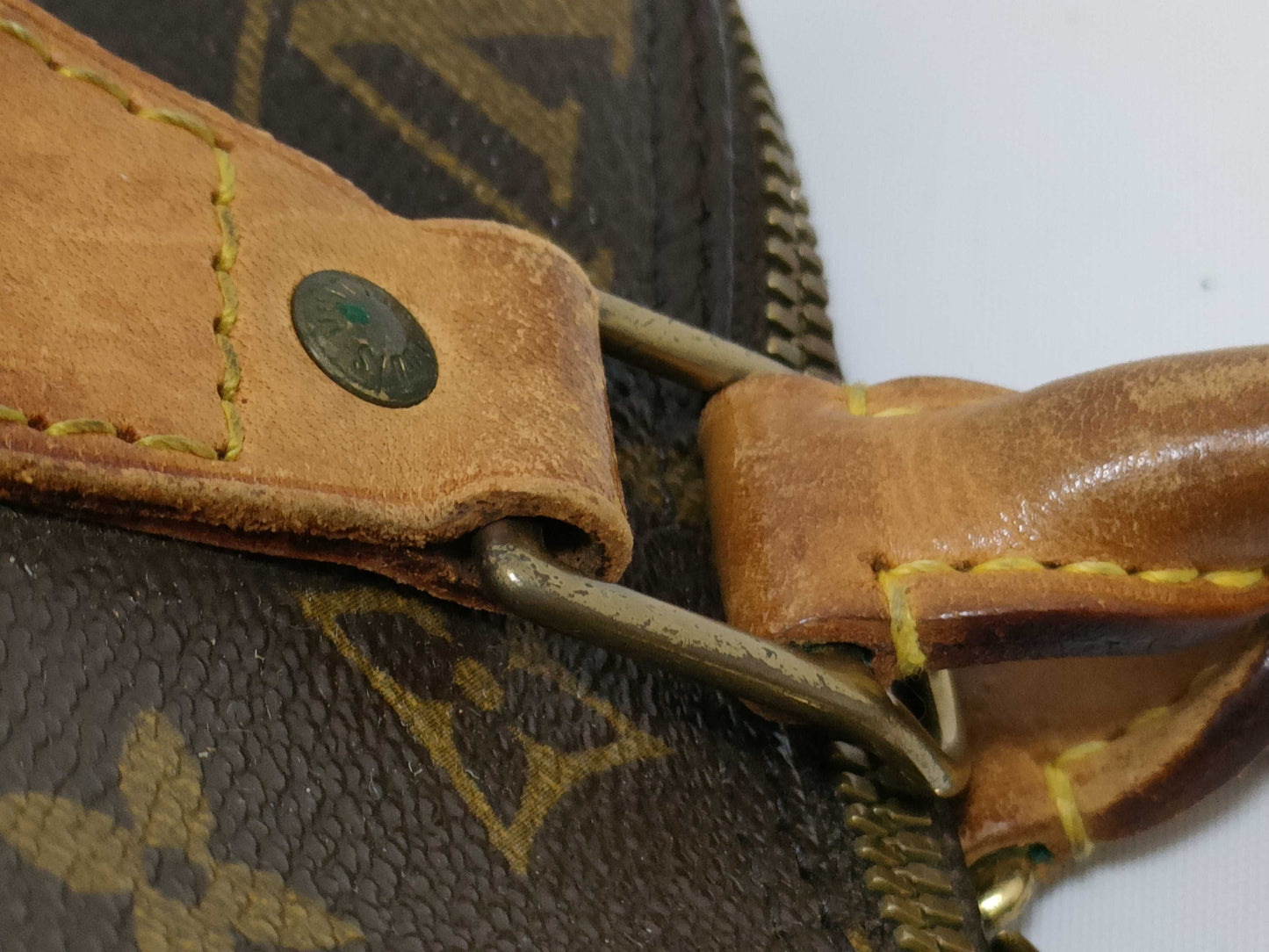 LOUIS VUITTON RFID verification failed. Monogram Louis Vuitton Monogram Alma handbag.