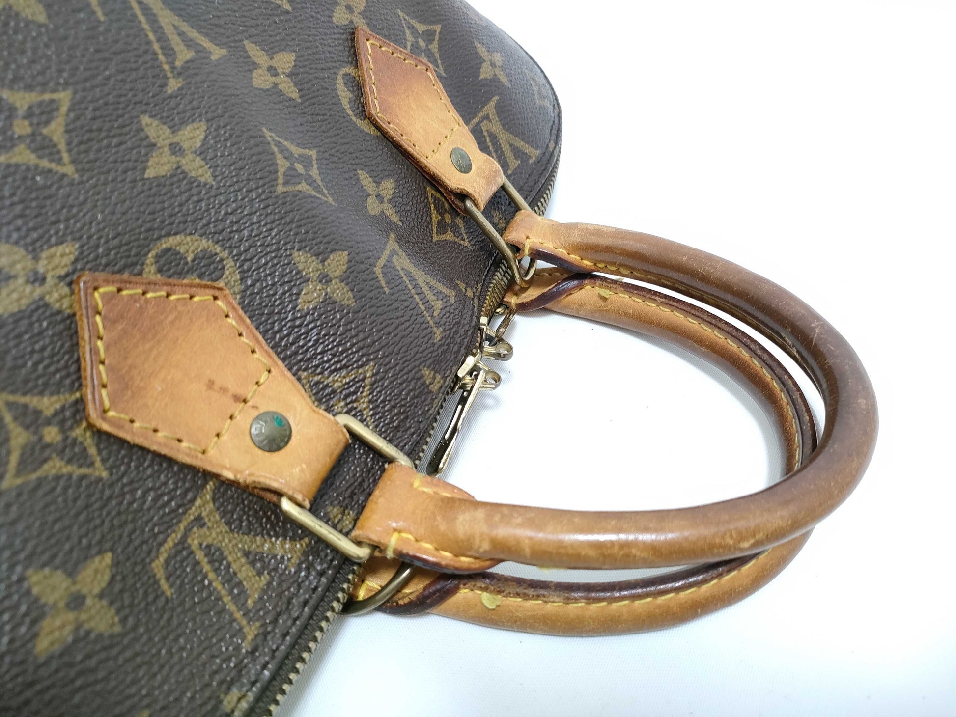 LOUIS VUITTON RFID verification failed. Monogram Louis Vuitton Monogram Alma handbag.