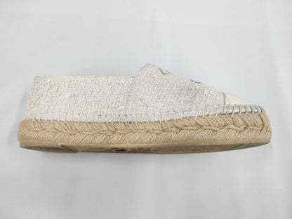 CHANEL Tweed x Patent Leather Size 35 Sneakers