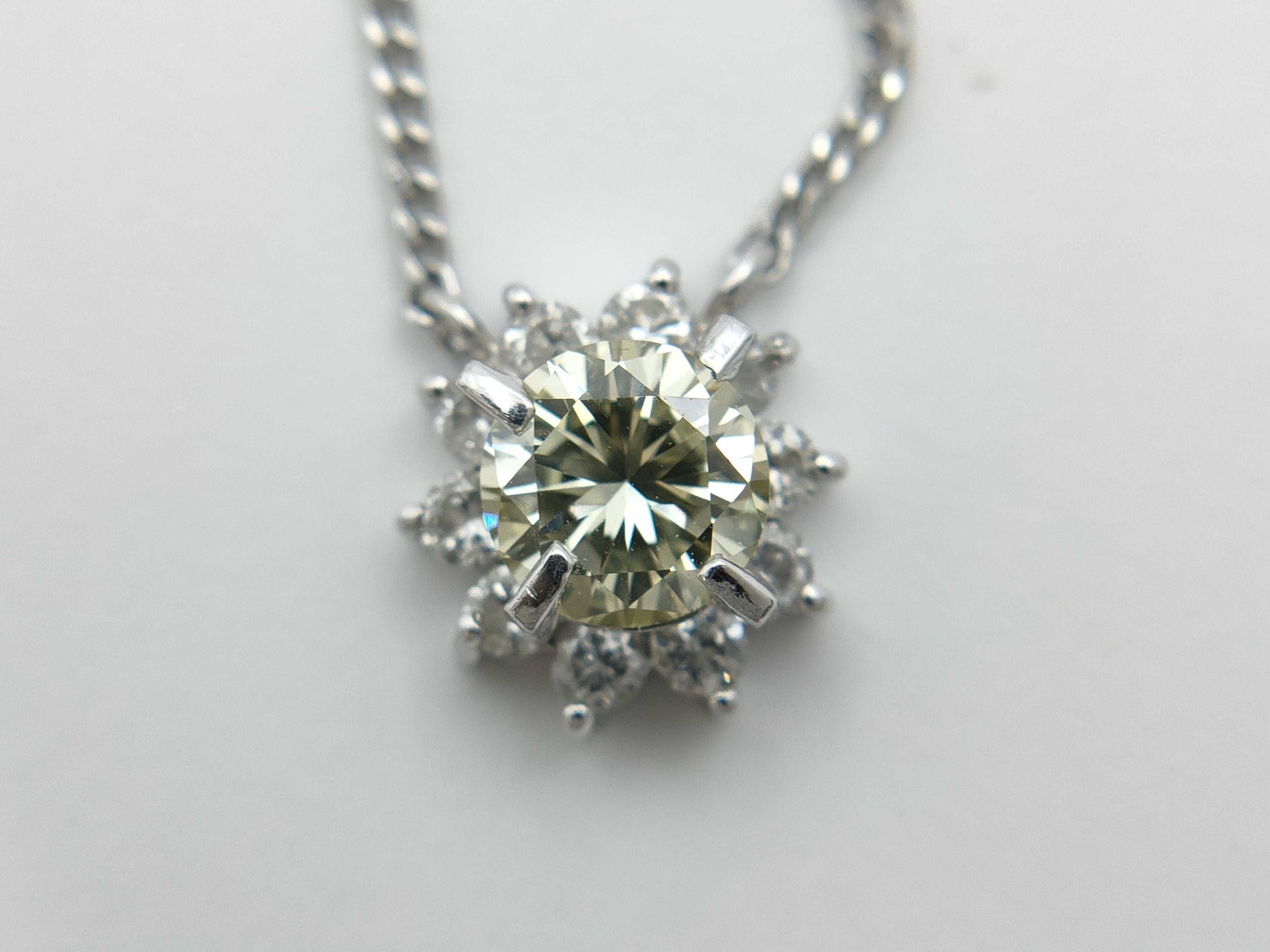 D0.46ct Pt/Pt850 3.4g Necklace 