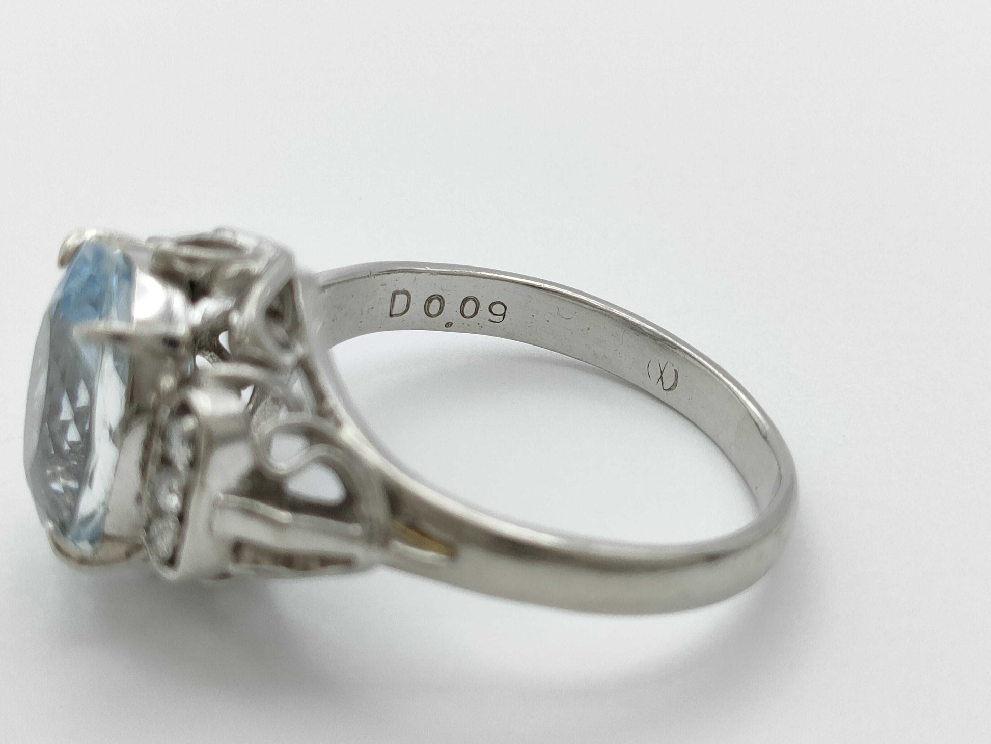 AQ 2.44ct D 0.09ct Pt900 6.3g Ring 