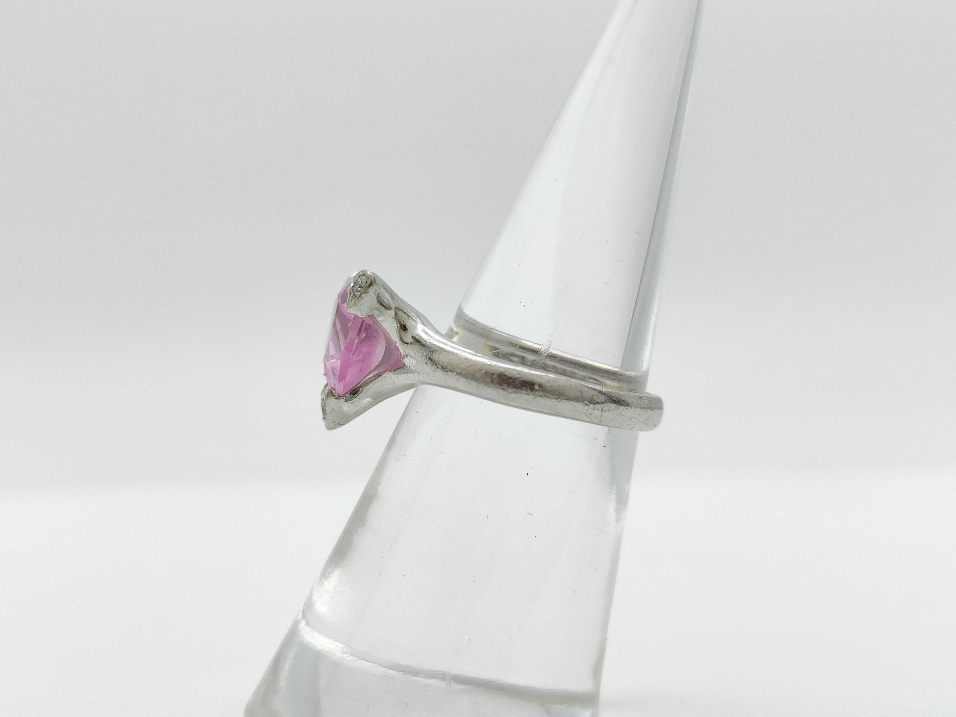 Colored Stone 2.61ct D0.06ct K18WG 6.4g Ring 