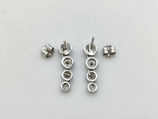 D0.16ct/0.16ct PT900 2.8g Earrings 