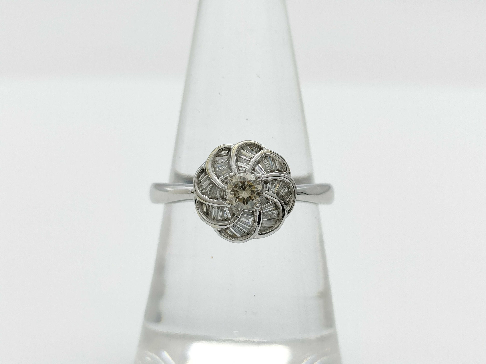 Diamond K18WG 2.7g Ring 