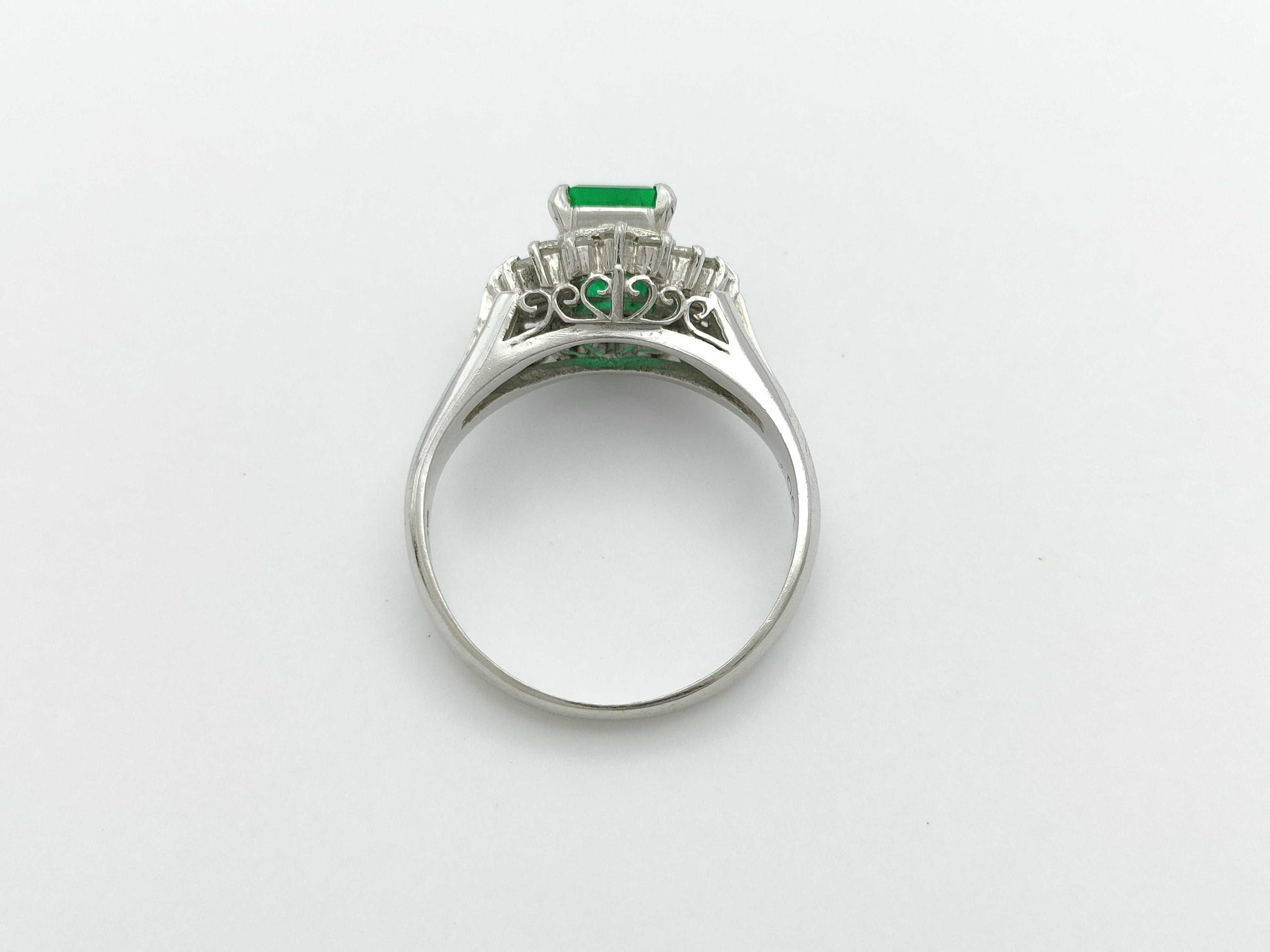 E0.64ct D0.29ct Pt900 4.3g Ring 