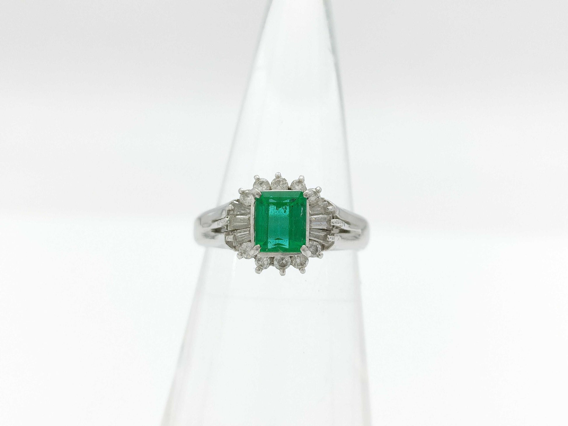 E0.64ct D0.29ct Pt900 4.3g Ring 