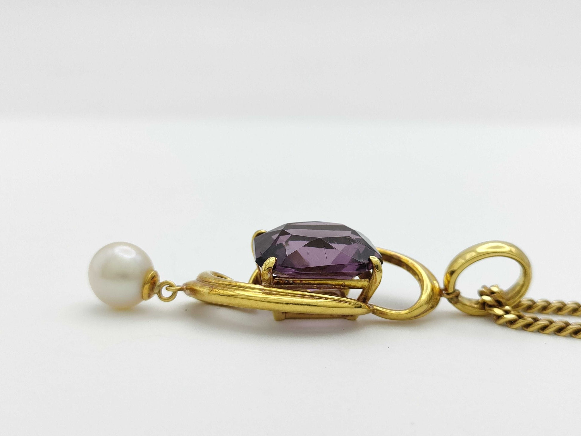 Pearl Necklace, Diameter: Approx. 6.8mm, Colored Stone: 5.74ct, 18K Gold, 17.4g 