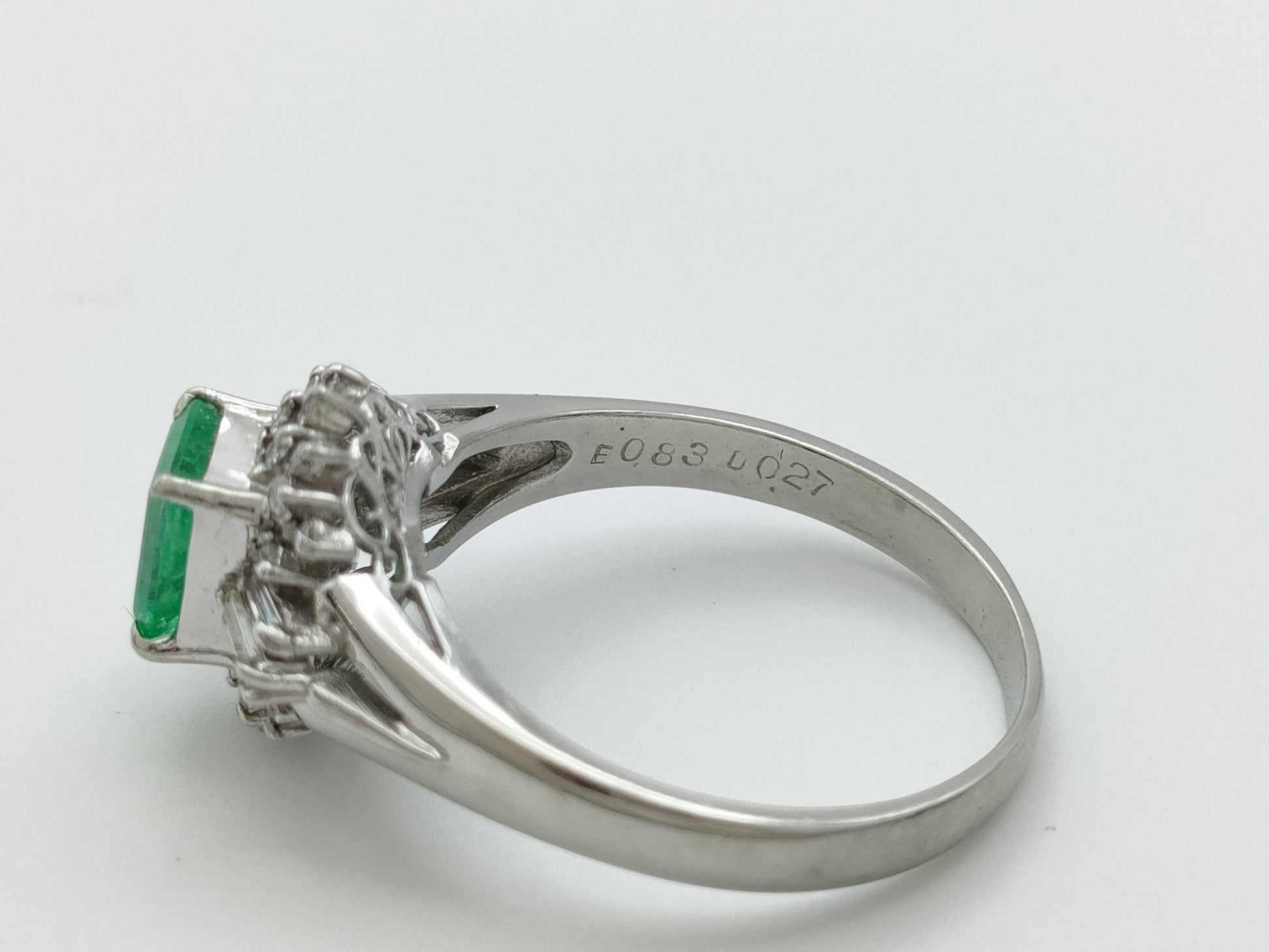 E0.83ct D0.27ct Pt900 5.4g Ring 