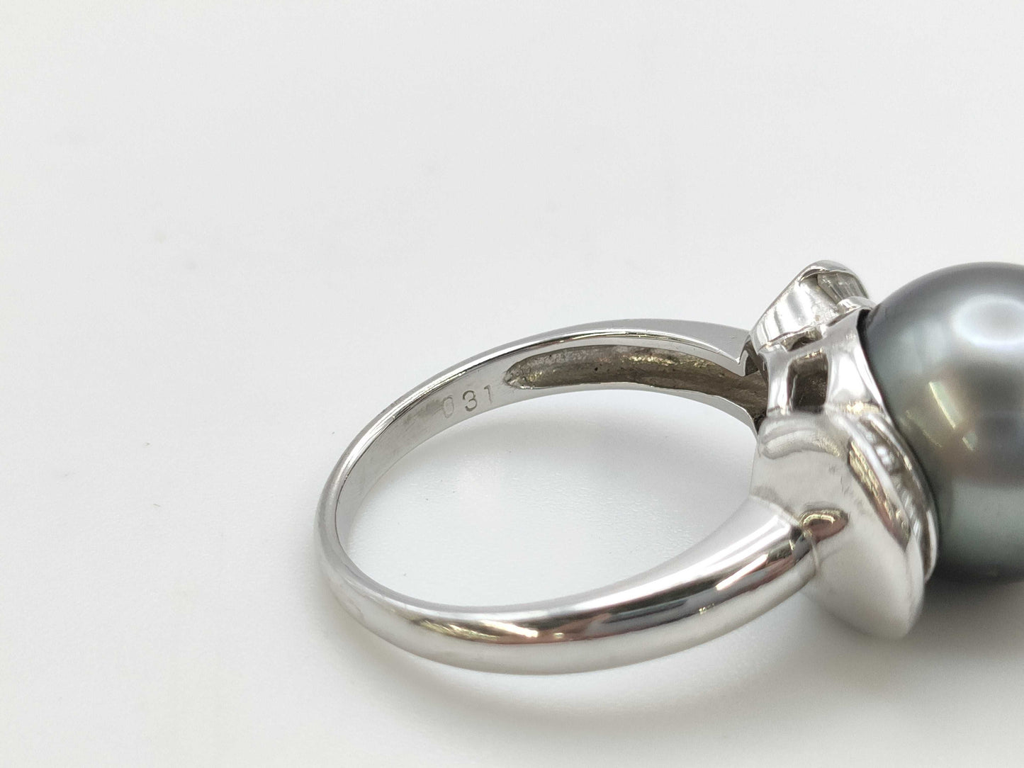 Black South Sea Pearl Ring, approx. 12.4mm diameter, 0.31ct, 8.6g, PT900 