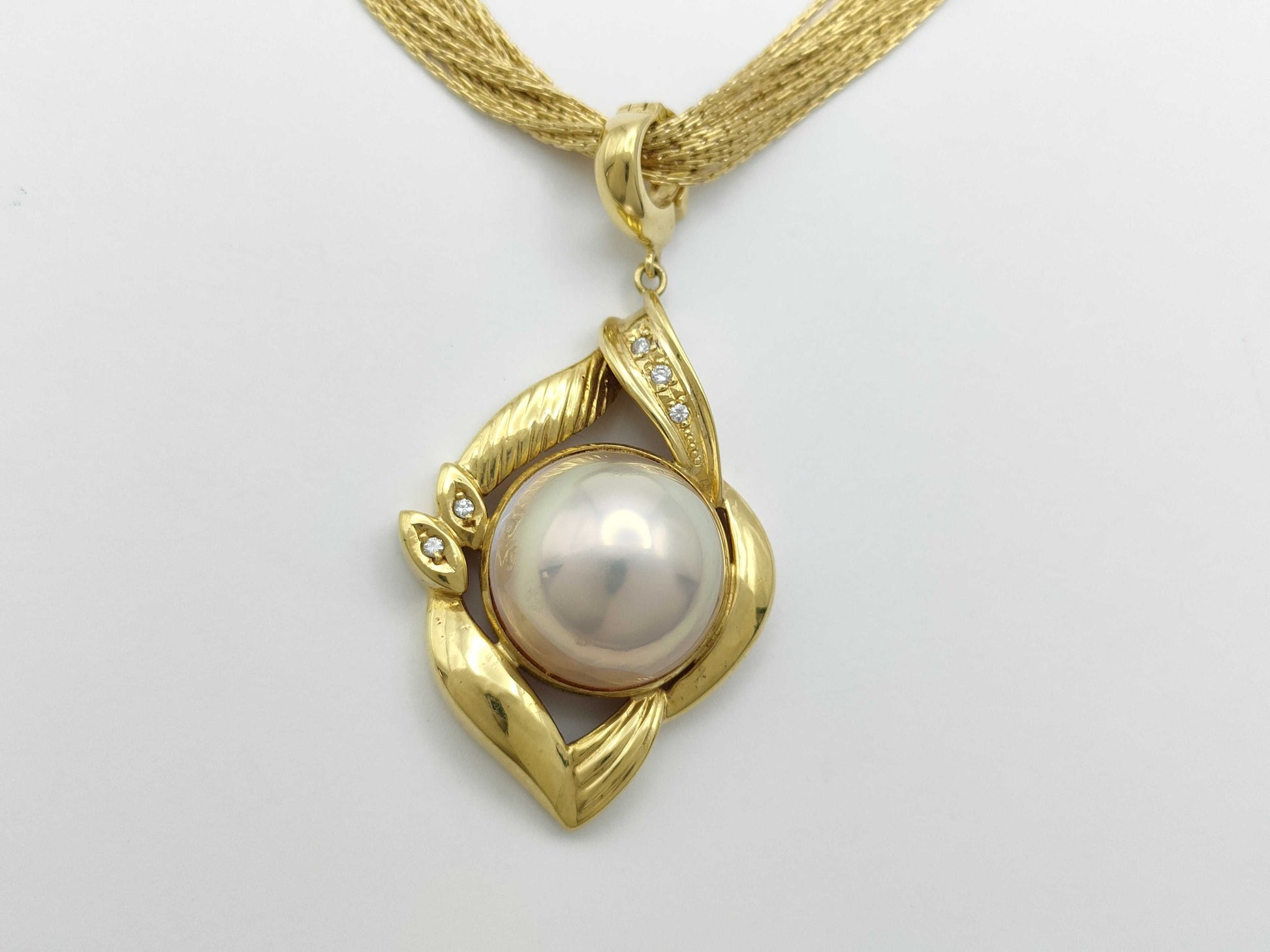 Mabe Pearl Necklace, Diameter: Approx. 13.8mm, D0.04ct, 750, 37.5g 
