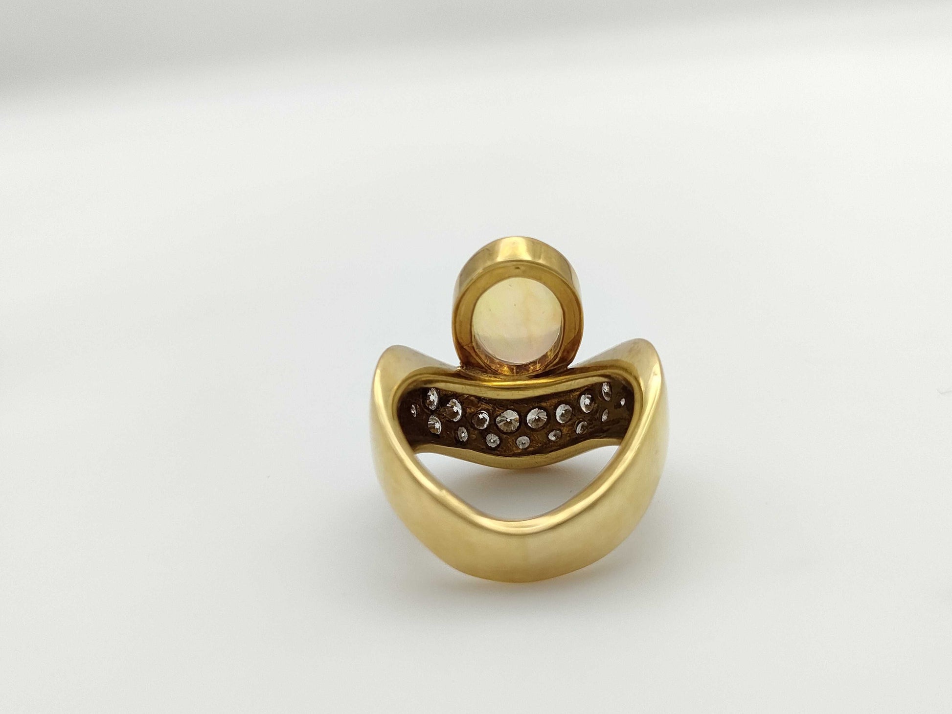 Opal and Diamond 18K 9.7g Ring 