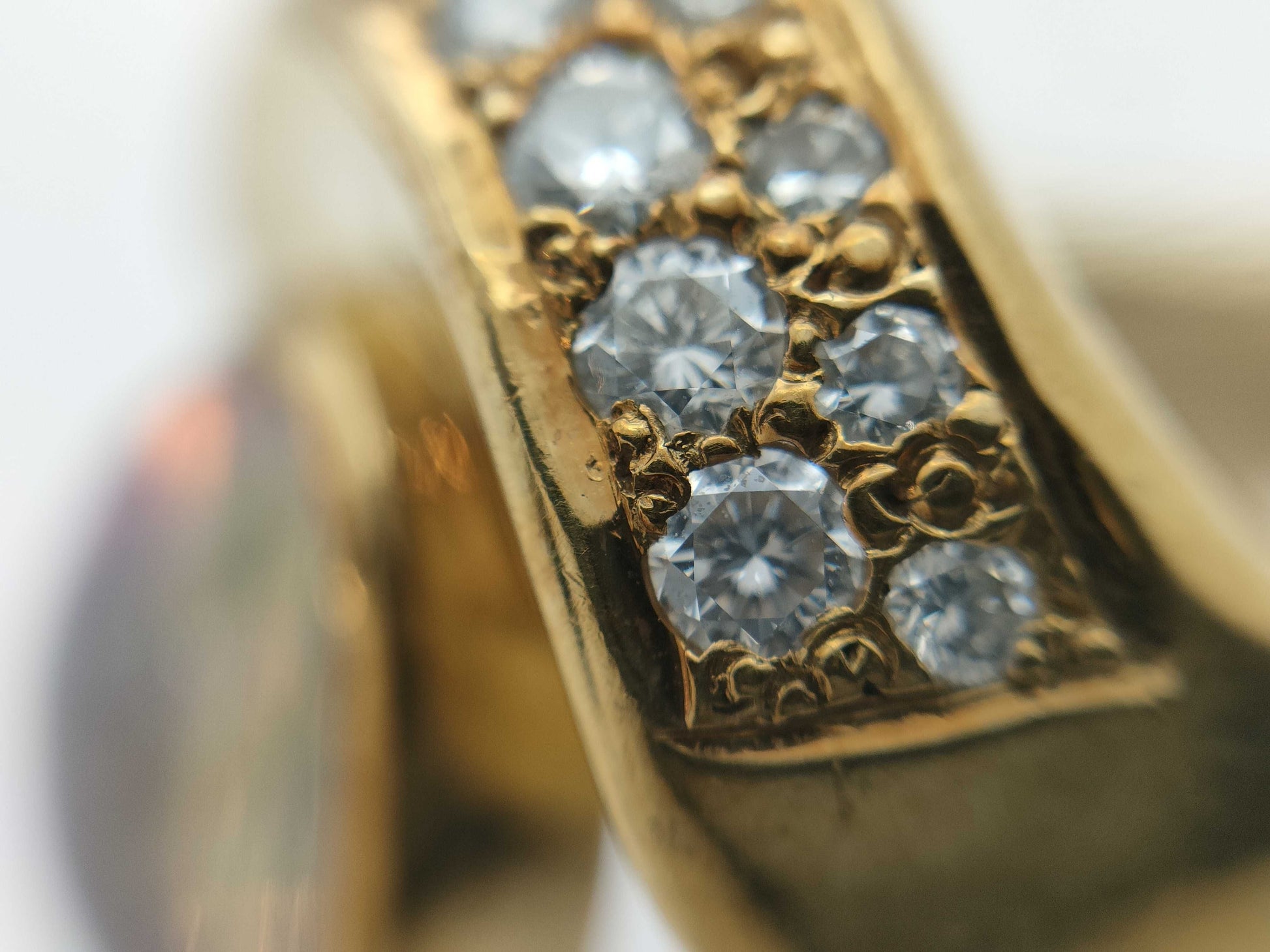 Opal and Diamond 18K 9.7g Ring 