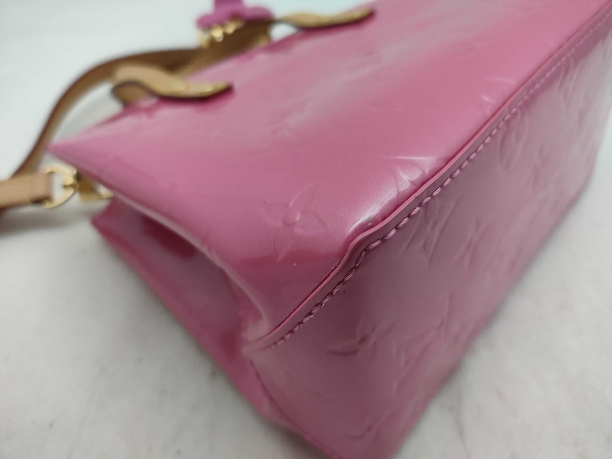 LOUIS VUITTON Vernis Reed PM Neon Pink M42028 Hair Clip LV Pink M03028 Handbag