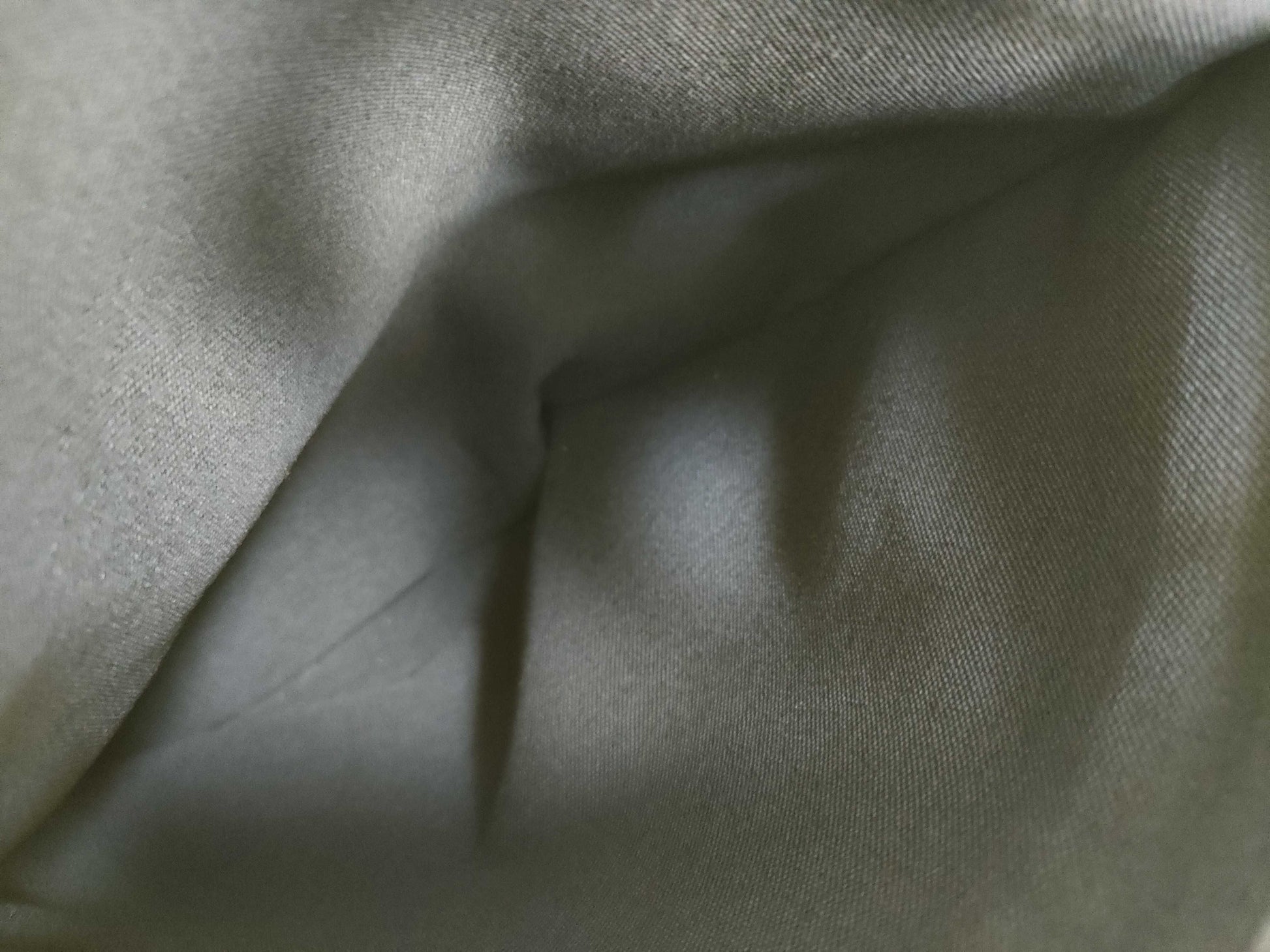 LOUIS VUITTON Taiga Beluga Shoulder Bag