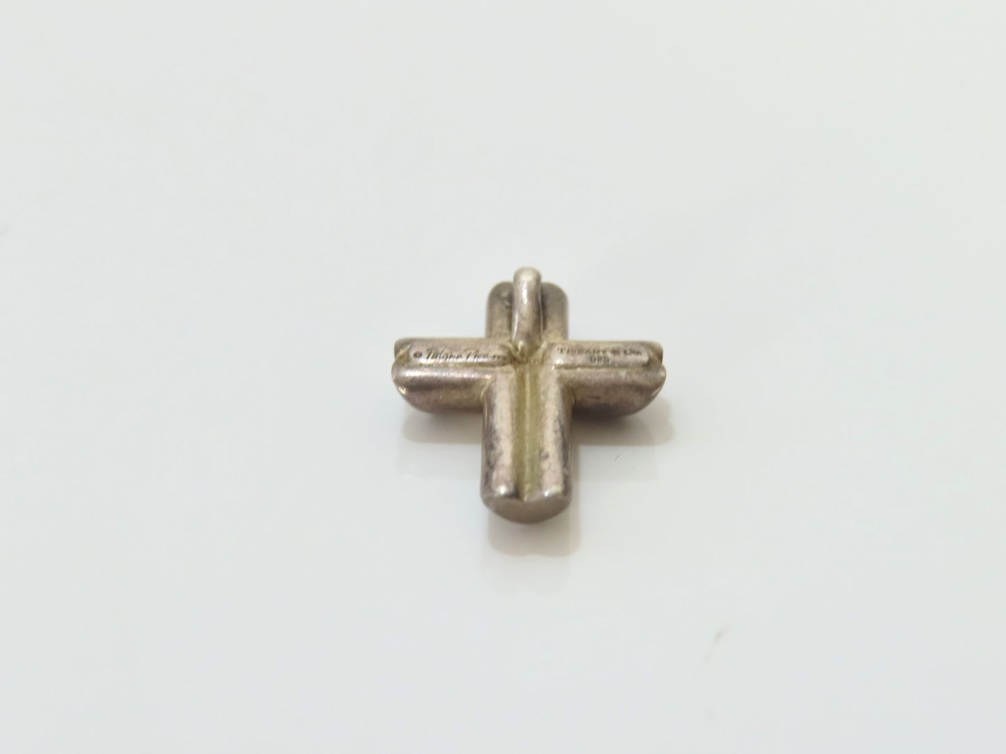Tiffany & Co. TIFFANY & Co. Minor scratches on cross motif necklace in 925