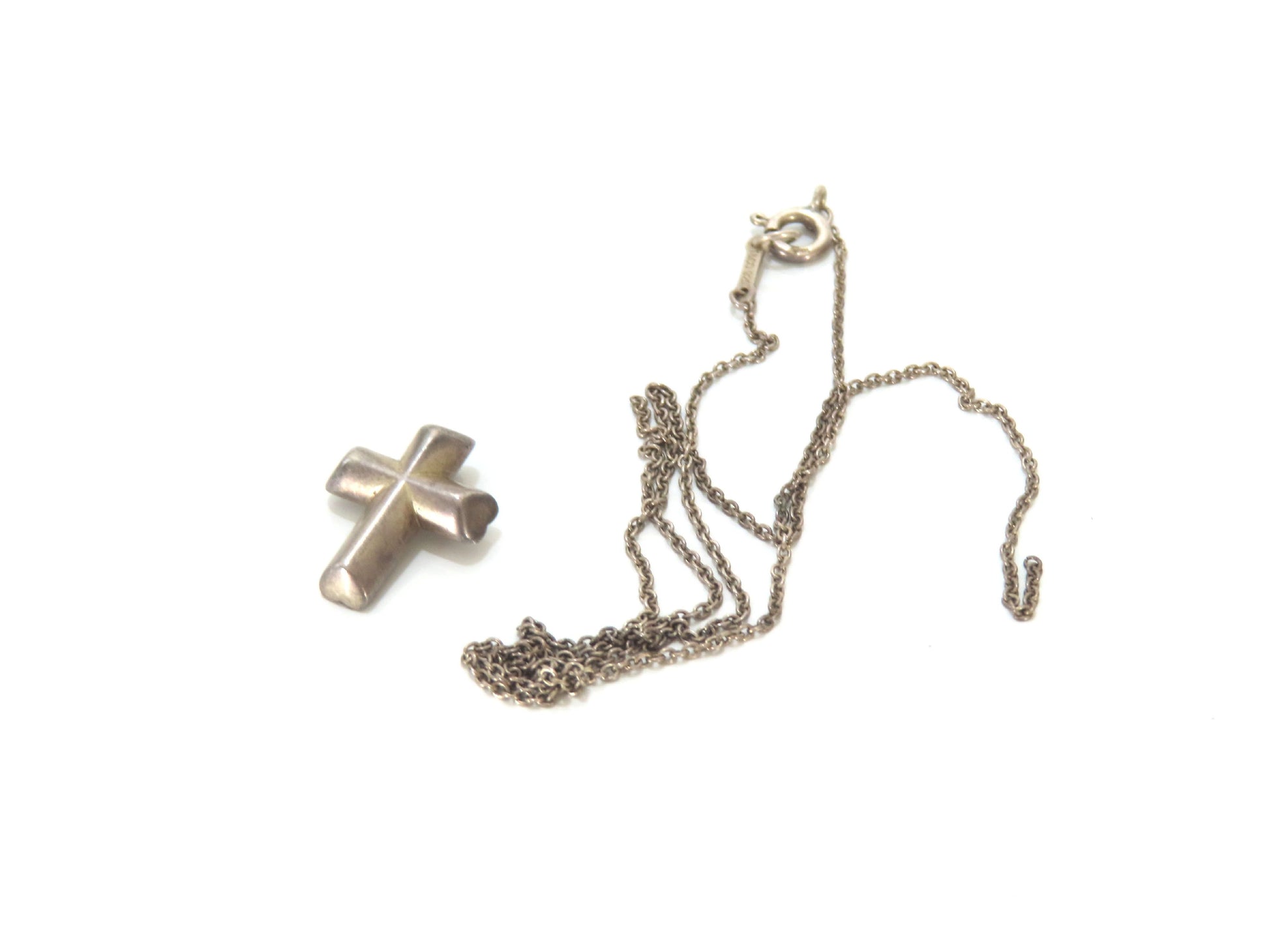 Tiffany & Co. TIFFANY & Co. Minor scratches on cross motif necklace in 925