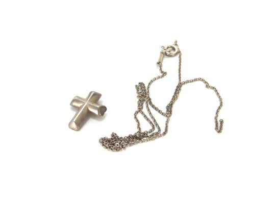 Tiffany & Co. TIFFANY & Co. Minor scratches on cross motif necklace in 925