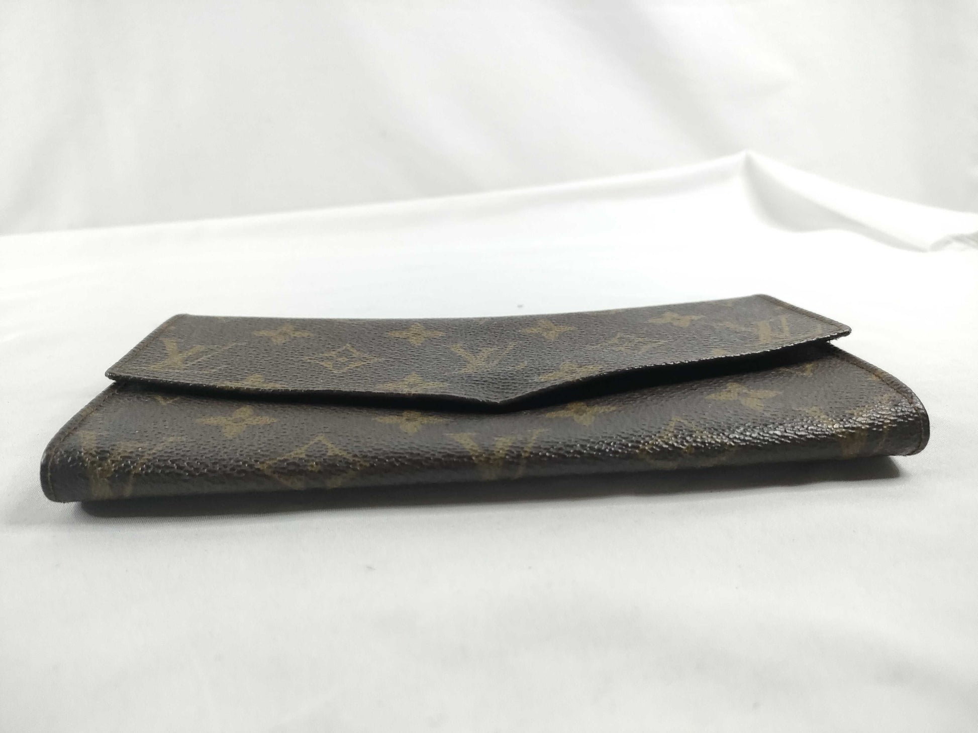 LOUIS VUITTON [Serial Number] 833 Monogram LV Monogram Bifold Wallet 833 Wallet