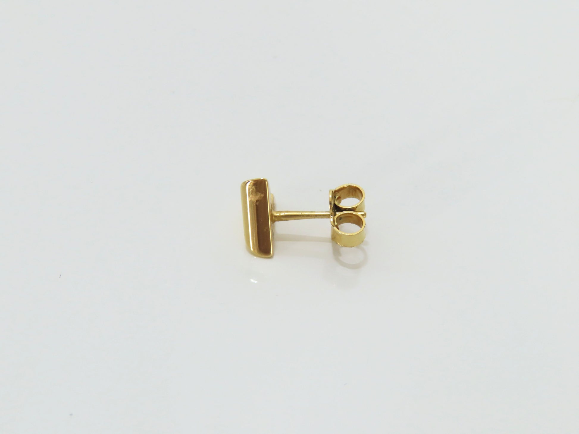 LOUIS VUITTON LV Essential V Earrings M68153 LE1213 GP Earrings