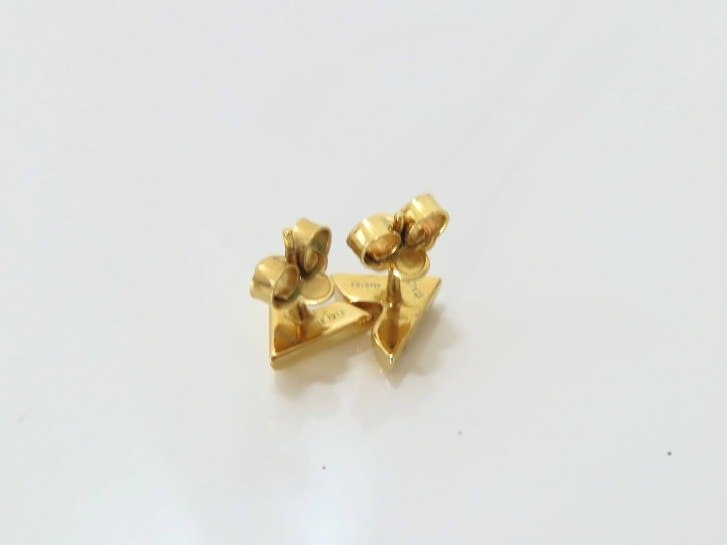 LOUIS VUITTON LV Essential V Earrings M68153 LE1213 GP Earrings