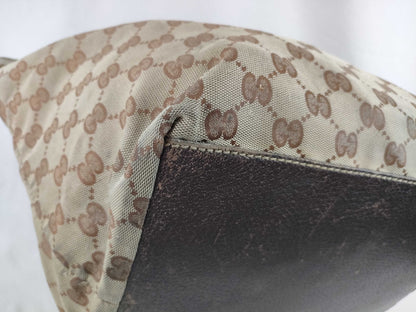 GUCCI GG Canvas Handbag, Nylon Fabric, Size 131.230