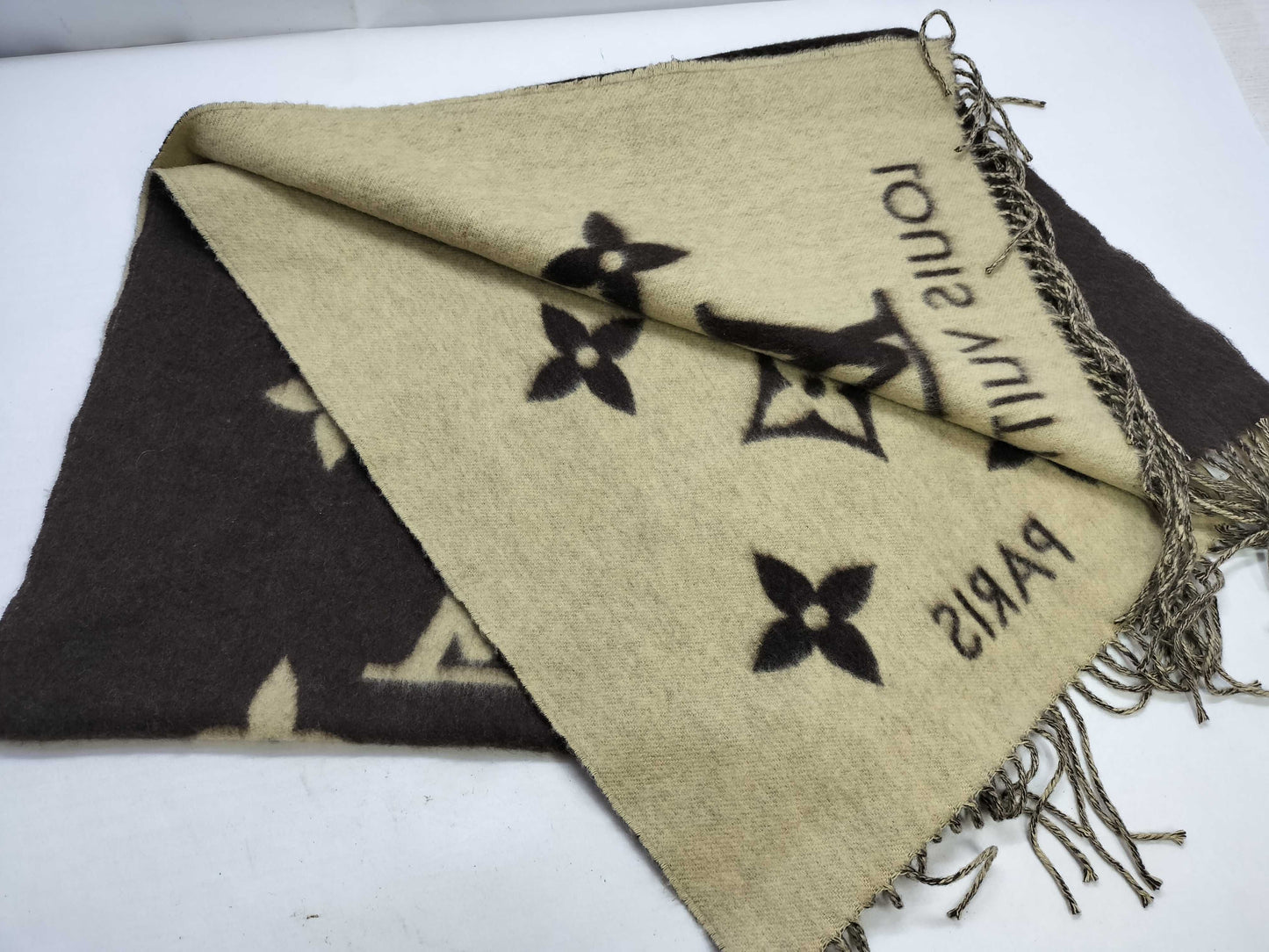 LOUIS VUITTON LV Large Stole 100% Cashmere Brown x Beige Scarf