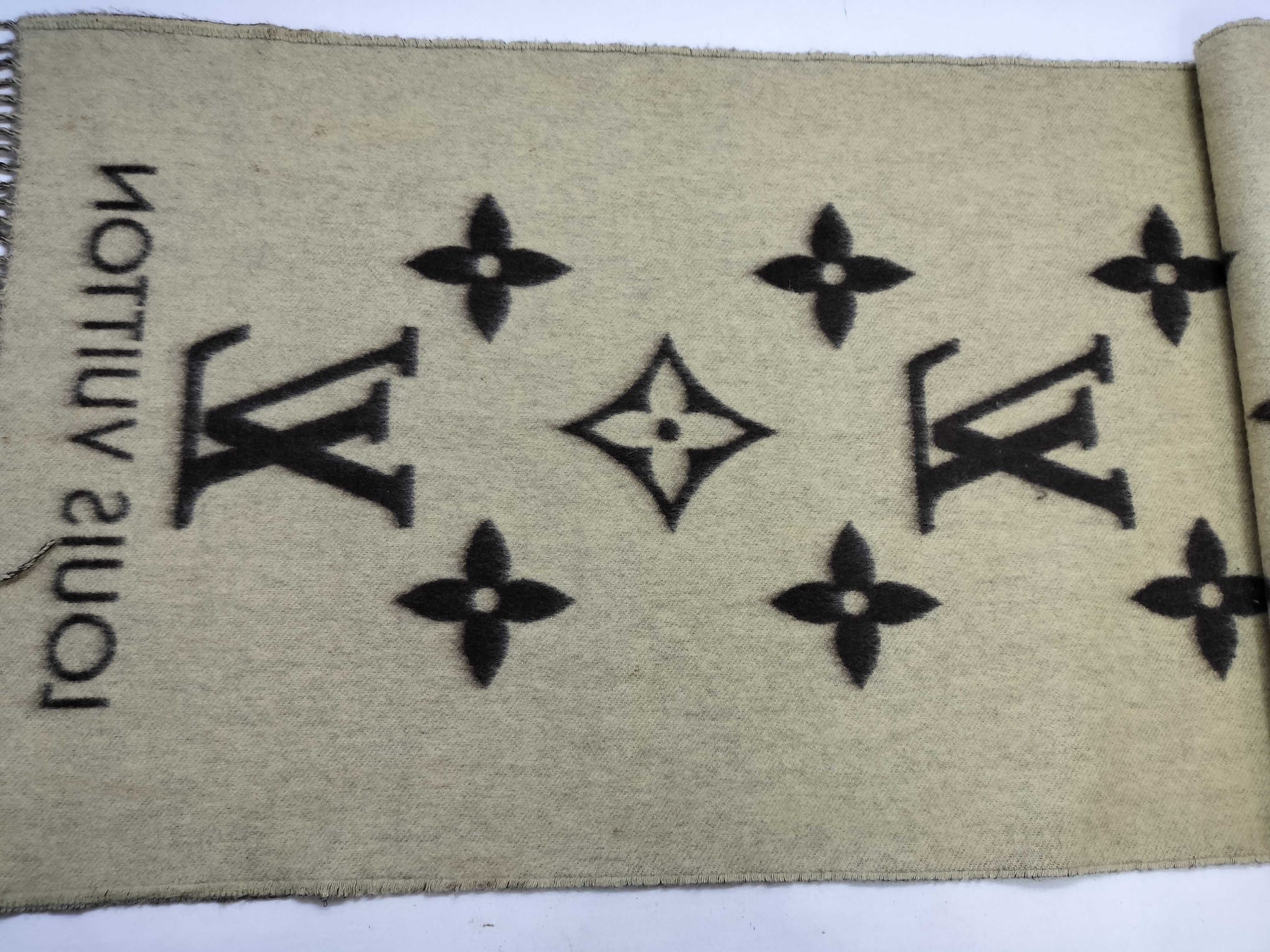 LOUIS VUITTON LV Large Stole 100% Cashmere Brown x Beige Scarf