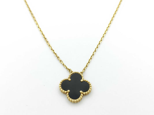 Van Cleef & Arpels Vintage Alhambra Onyx Necklace in Yellow Gold and Au750, 4.9g 
