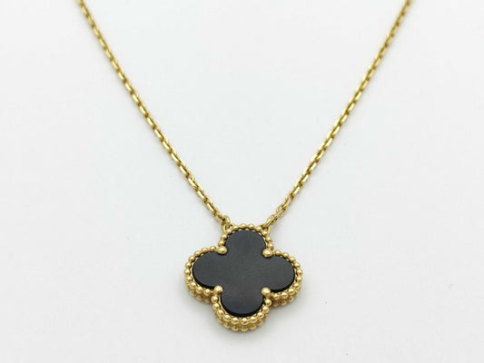 Van Cleef & Arpels Vintage Alhambra Onyx Necklace in Yellow Gold and Au750, 4.9g 