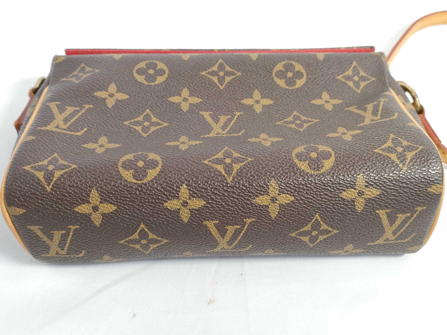 LOUIS VUITTON Monogram Louis Vuitton Shoulder Bag