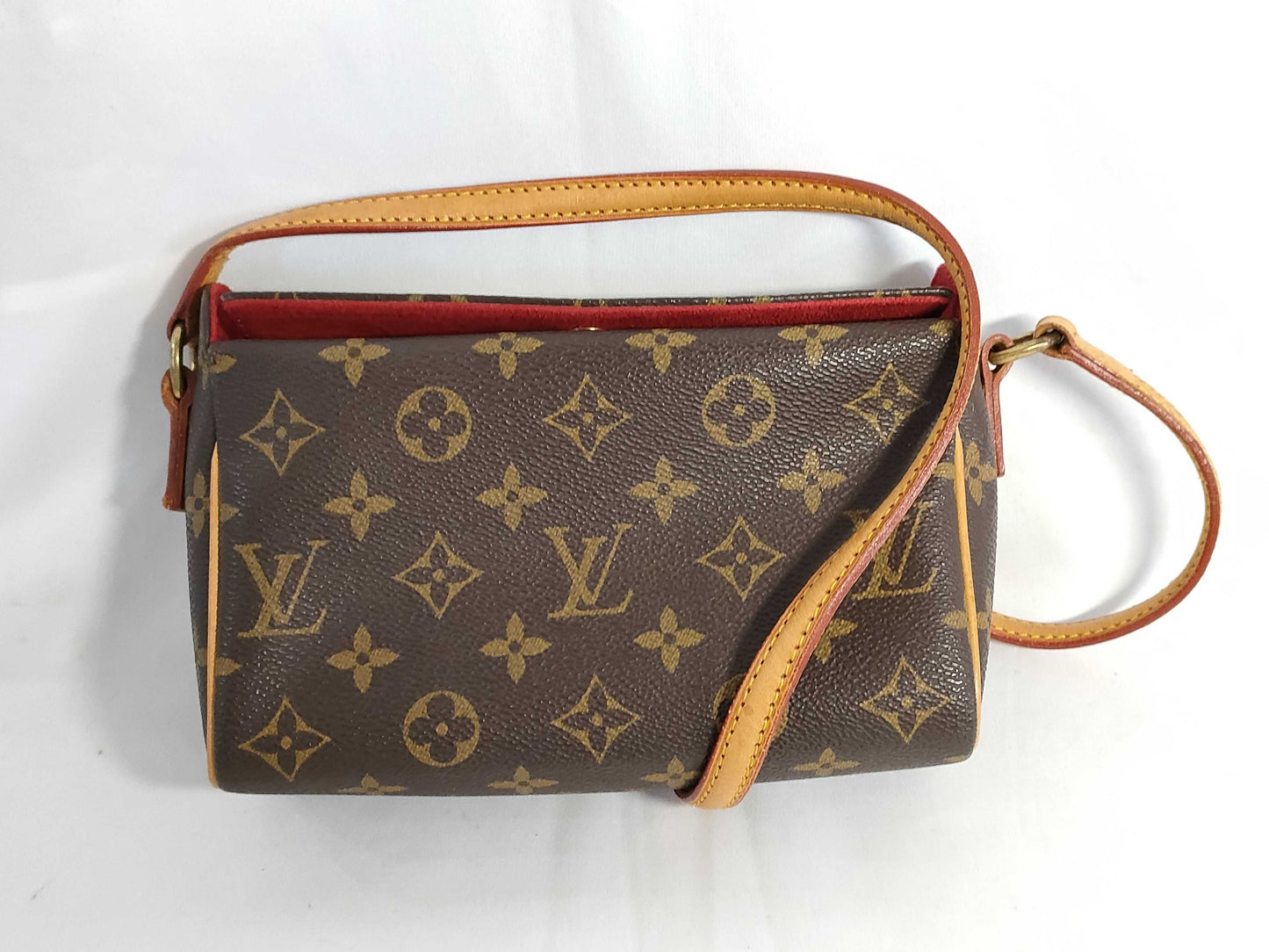 LOUIS VUITTON Monogram Louis Vuitton Shoulder Bag