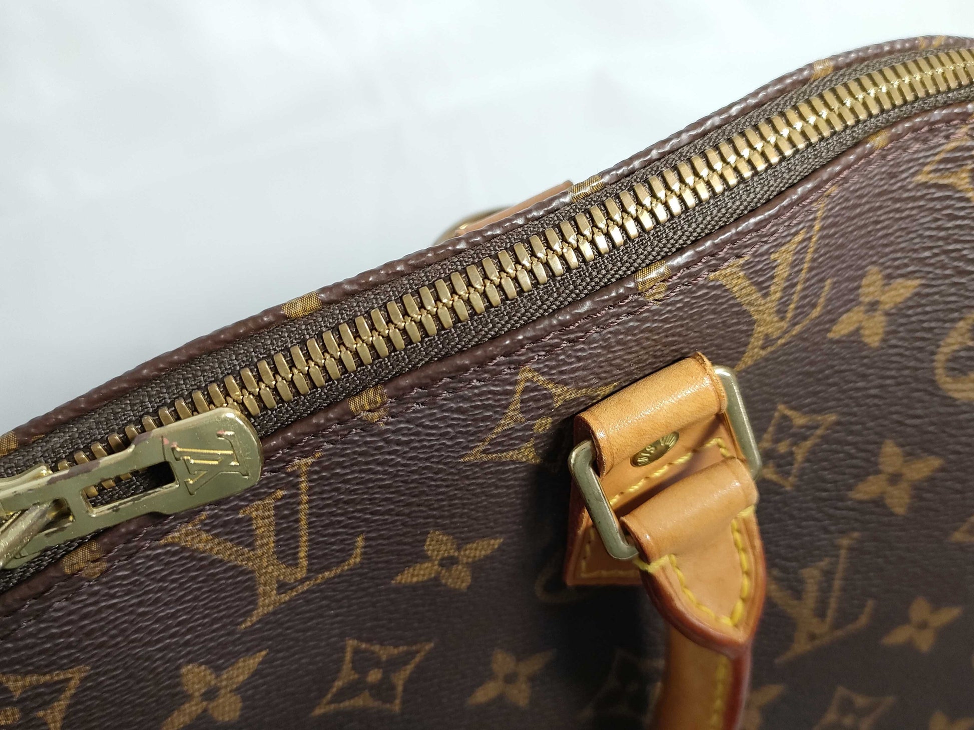 LOUIS VUITTON Monogram Louis Vuitton Bag Handbag