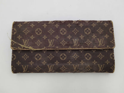 LOUIS VUITTON Mountain 5-piece bag