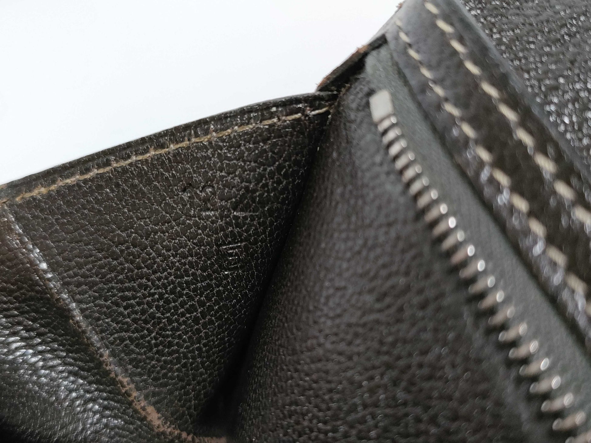 HERMES [Stamped] □E Bearn Hermès □E Stamped Bearn Classic Alligator Wallet