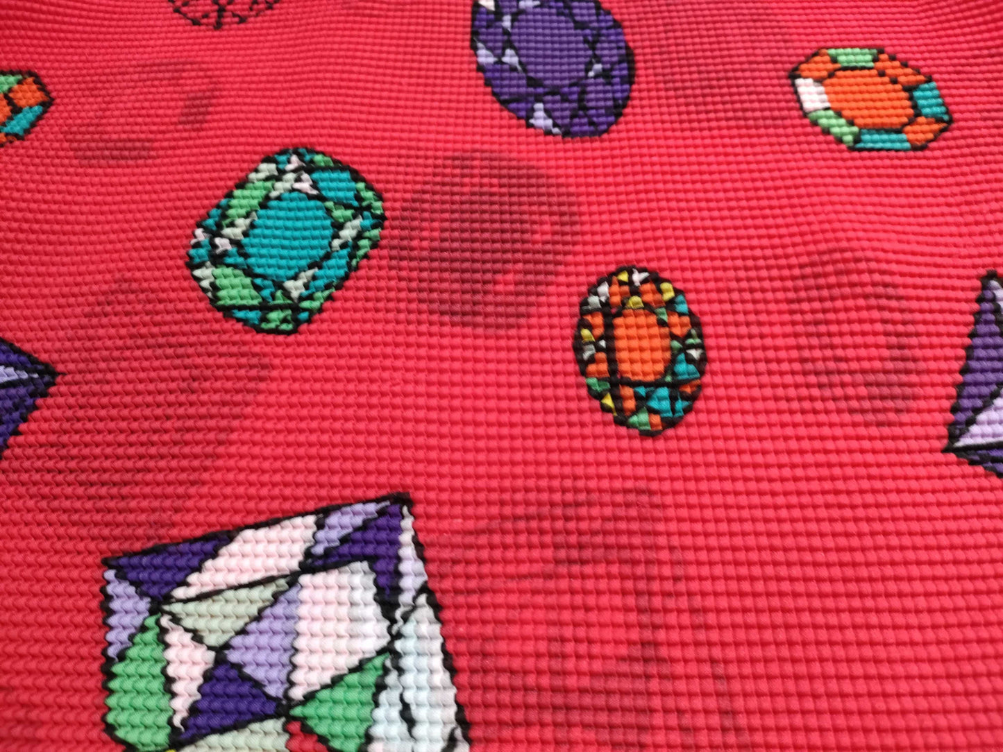ISSEY MIYAKE Short Sleeve Top with Jewelry Pattern