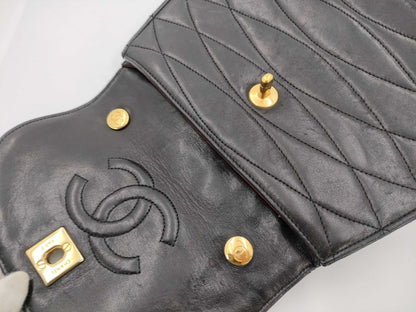 CHANEL Vintage Matelasse Shoulder Bag