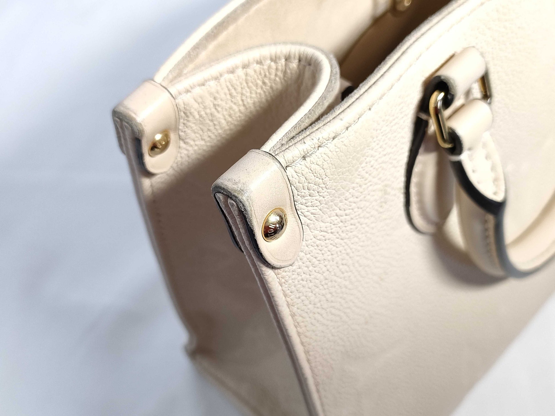 LOUIS VUITTON On the Go PM M46569 Handbag