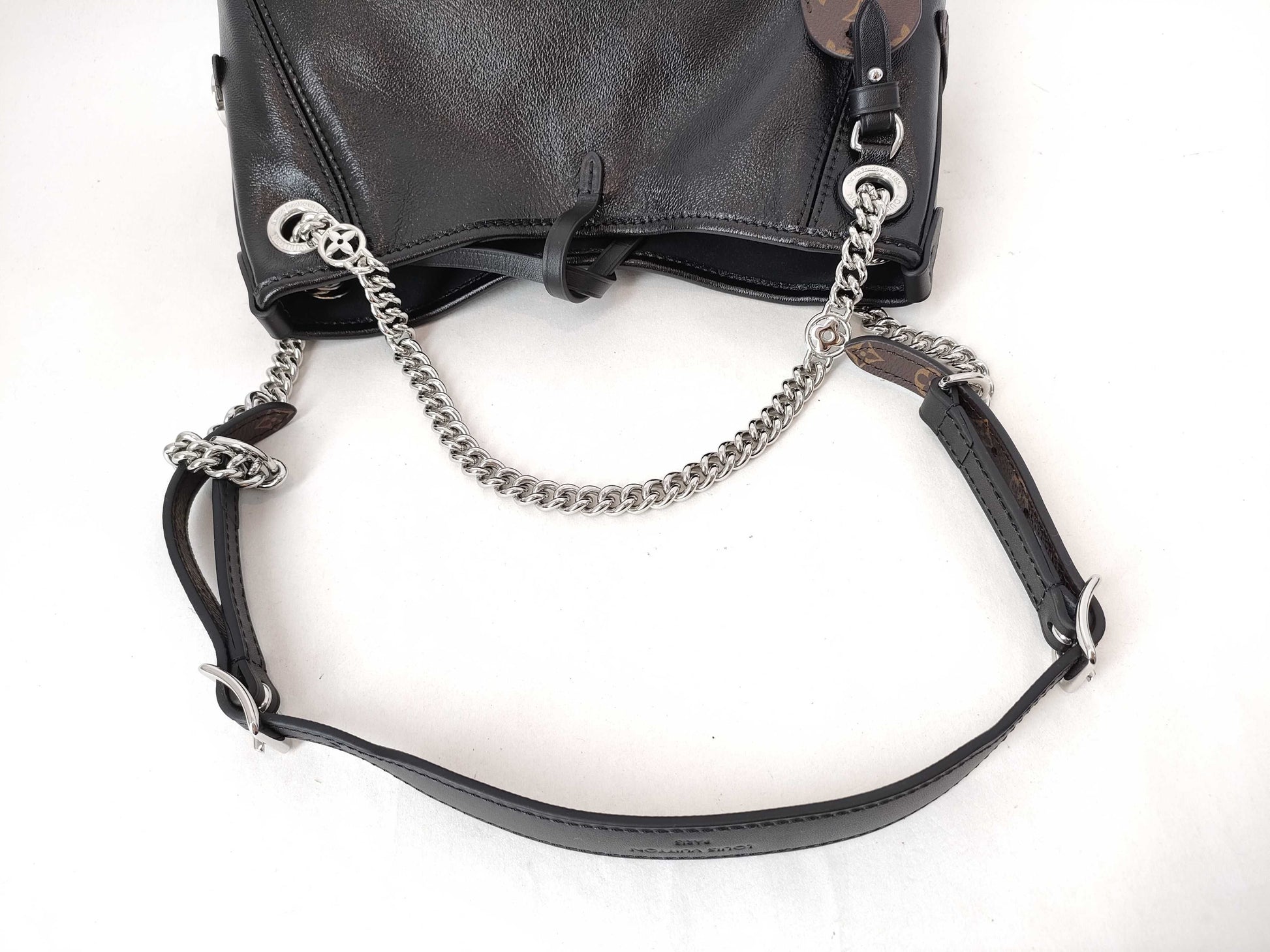 LOUIS VUITTON Carryall Vibe BB M12888 Shoulder Bag