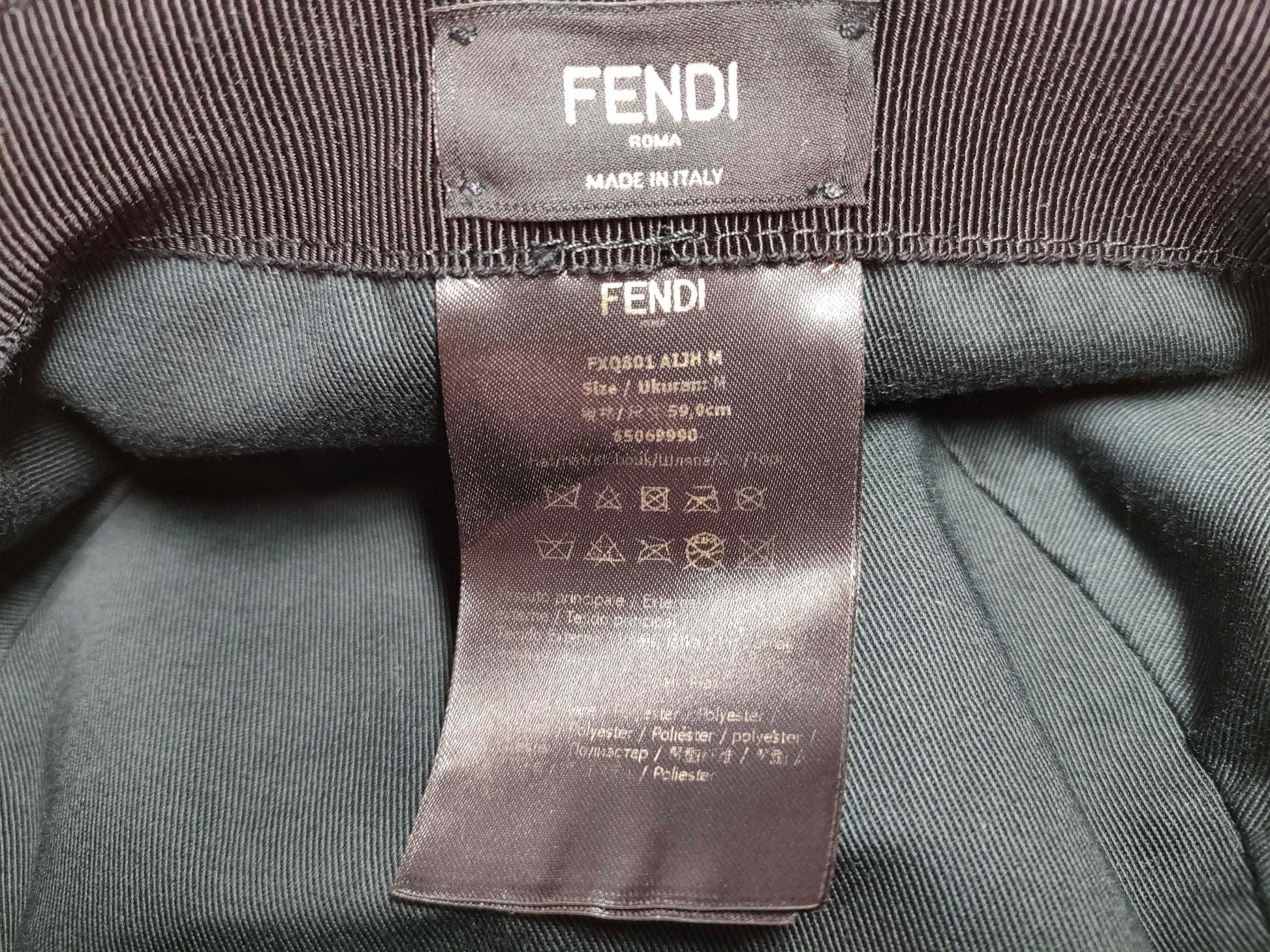 FENDI bucket hat and other accessories