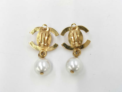 CHANEL 96A Turnlock Pearl Earrings