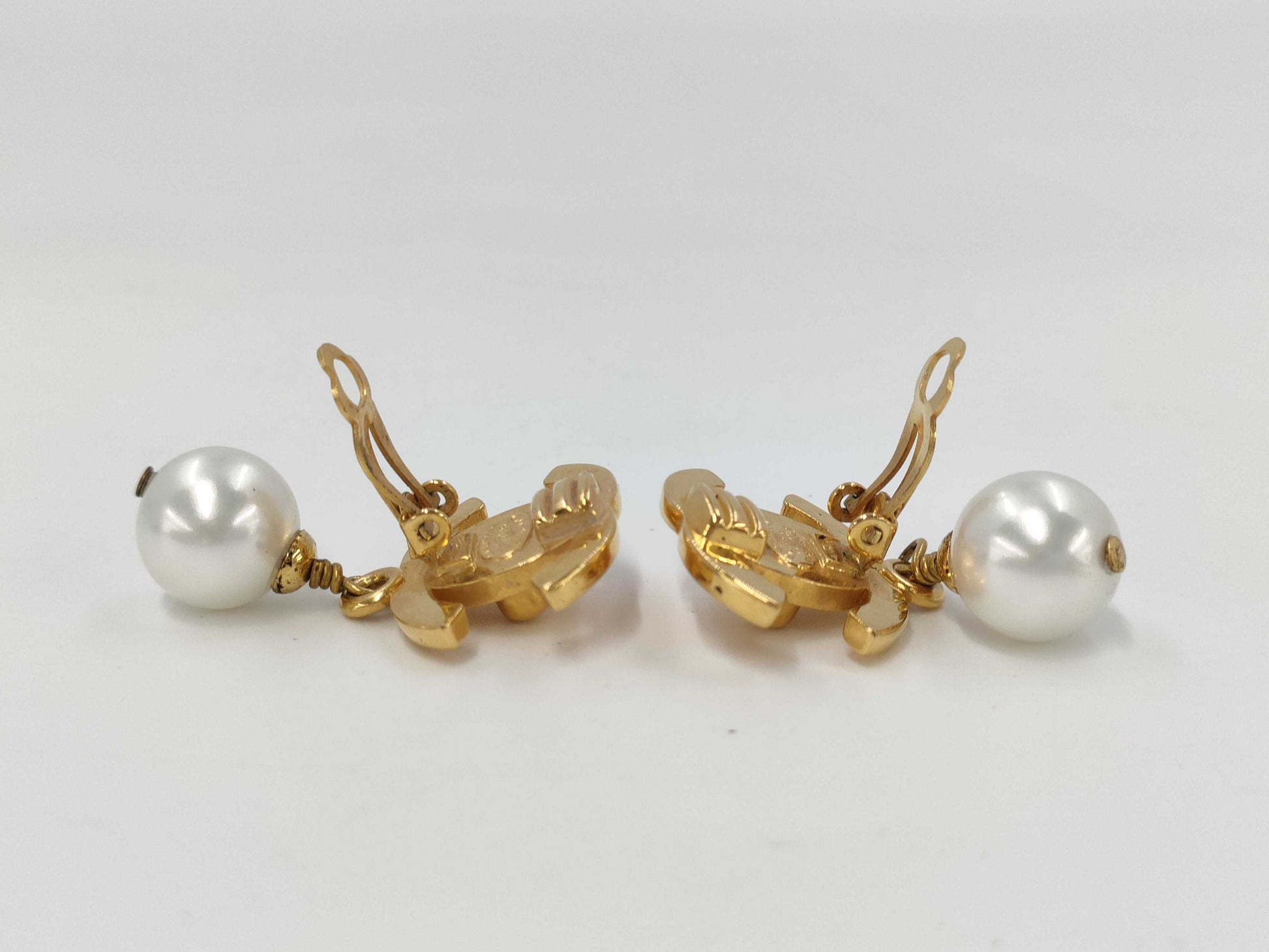 CHANEL 96A Turnlock Pearl Earrings