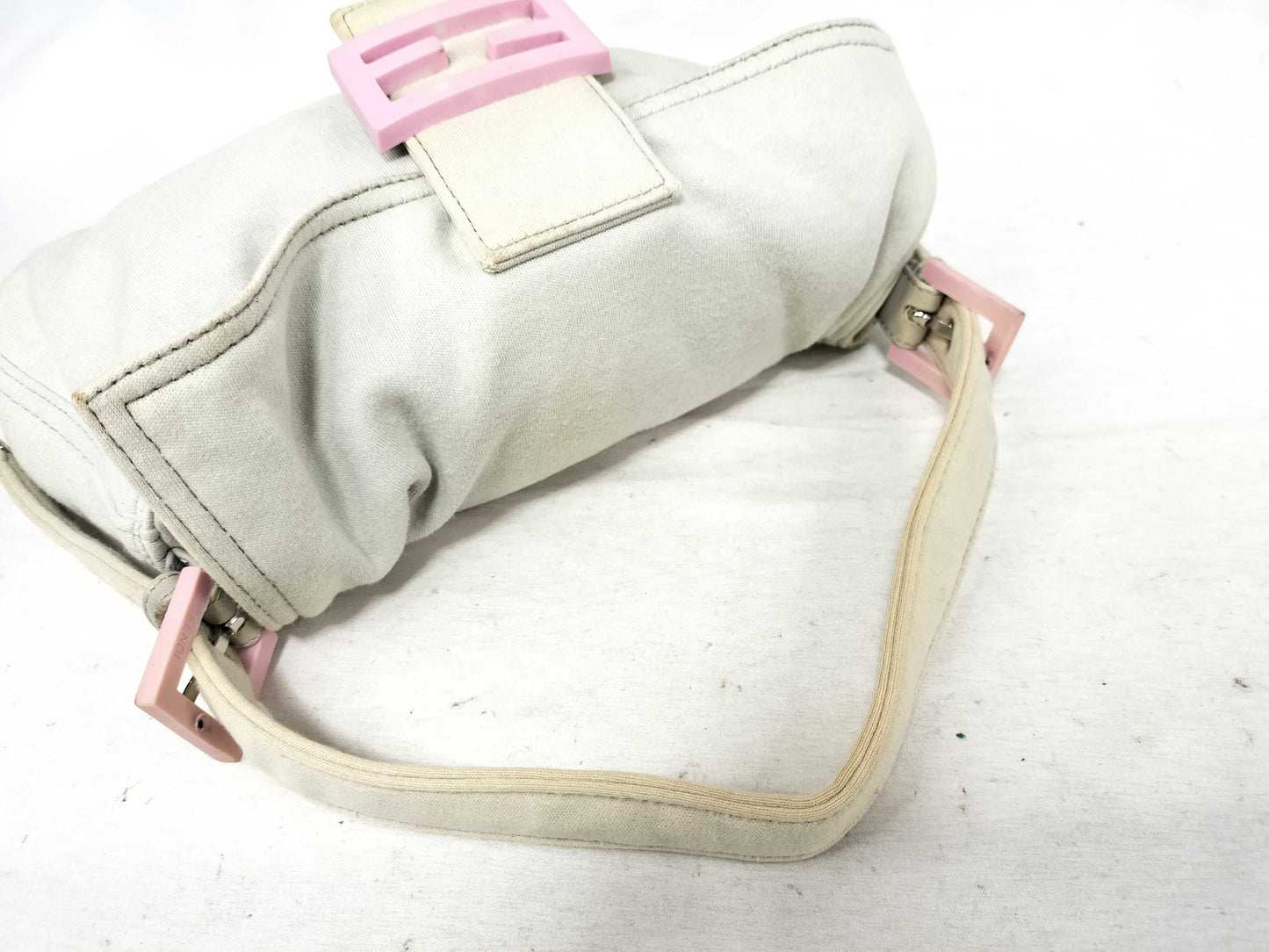 FENDI Mamma Fendi One-Shoulder Mamma Bucket Handbag