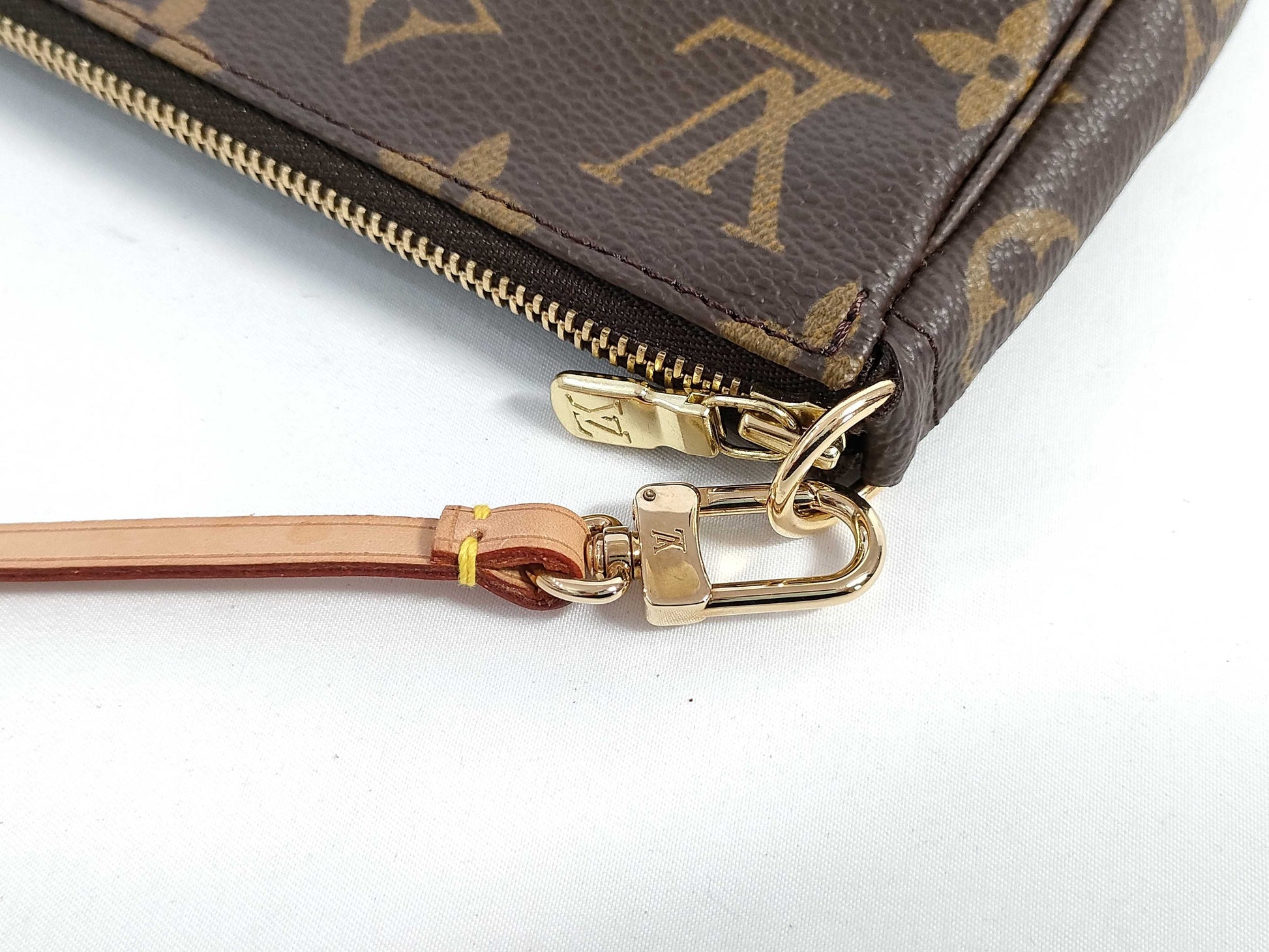 LOUIS VUITTON Monogram Pochette Accessoires M40712/VI1001 Handbag