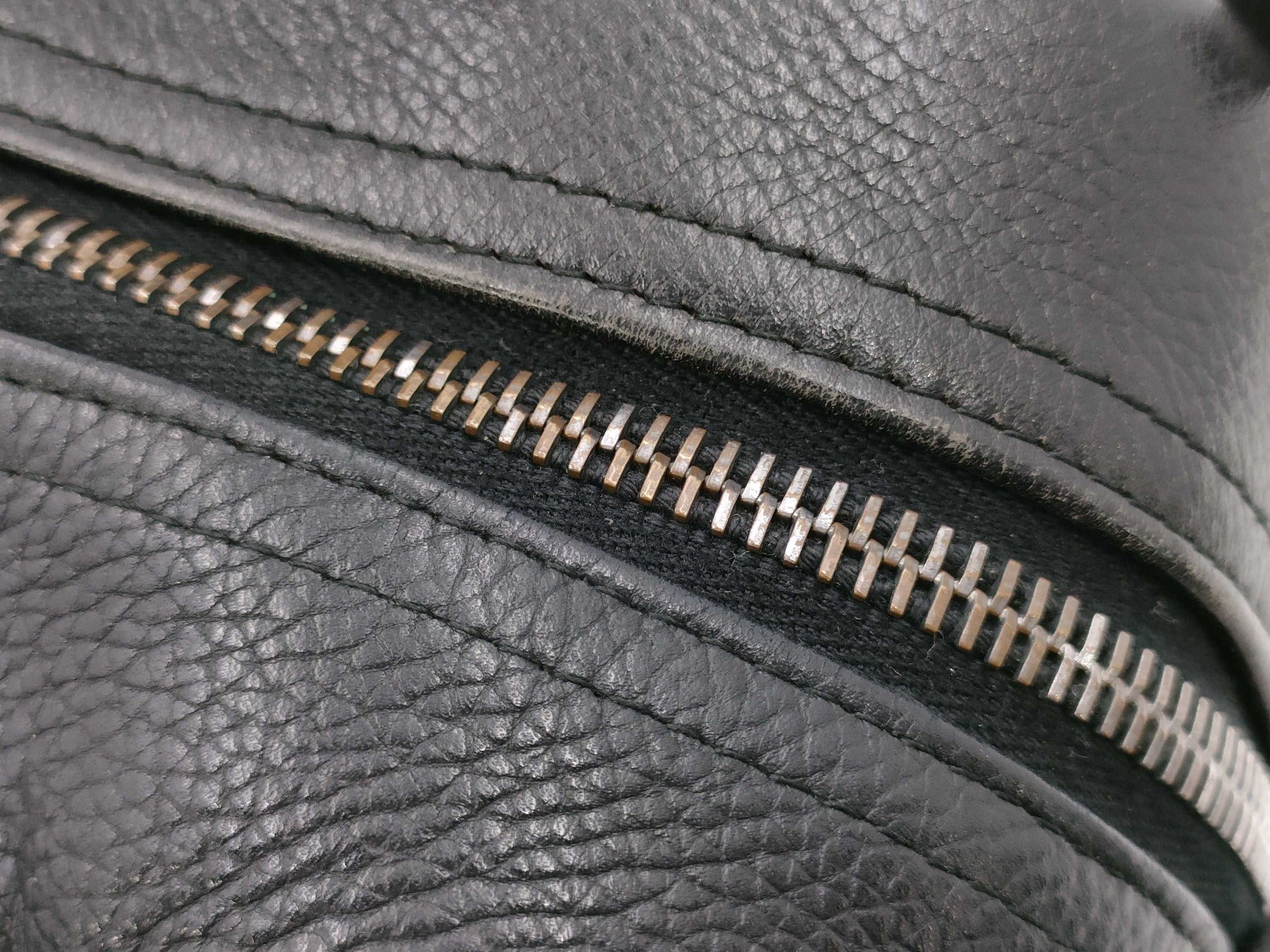 CHANEL Matelasse Handbag Caviar Skin Handbag