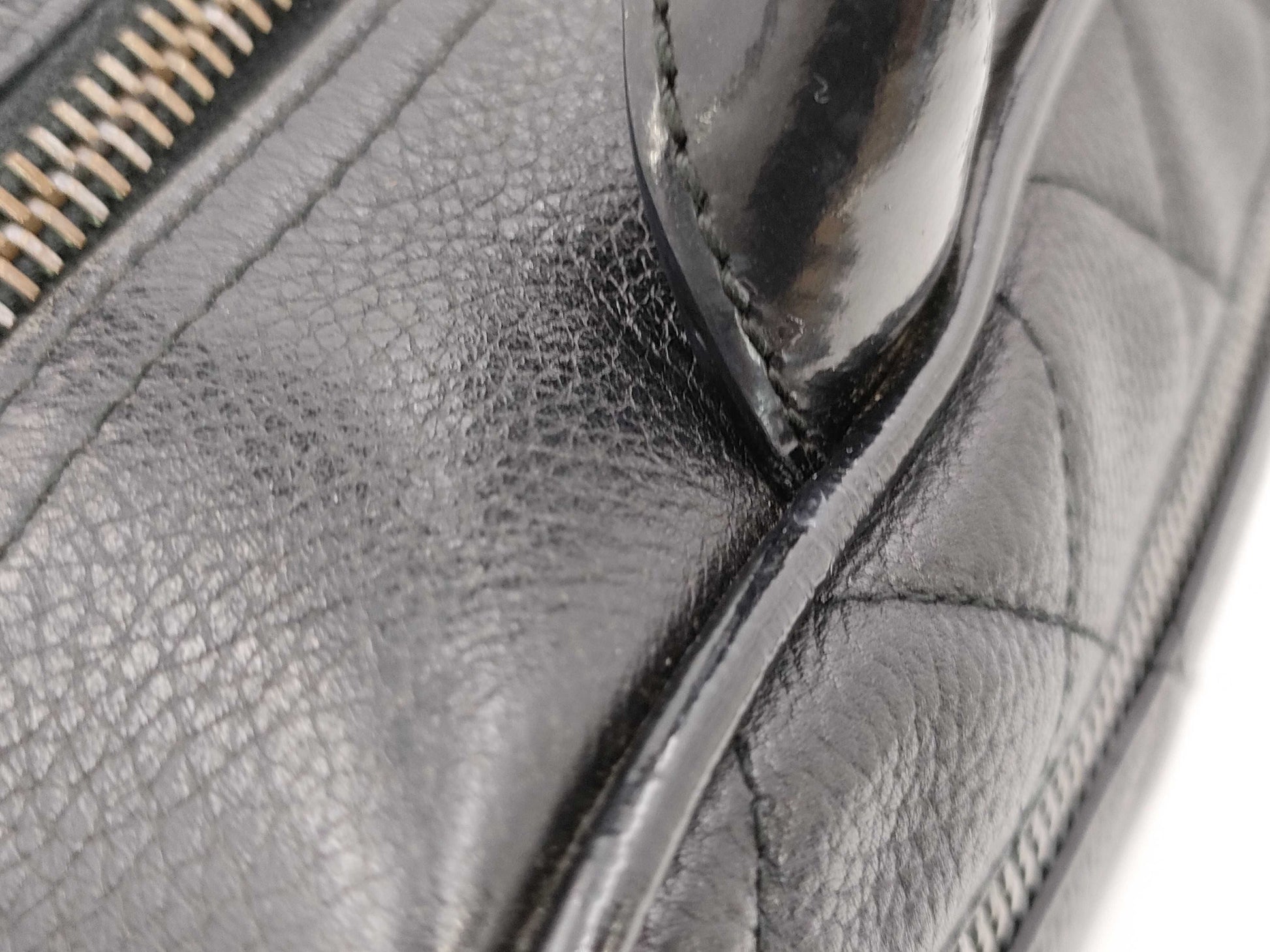 CHANEL Matelasse Handbag Caviar Skin Handbag