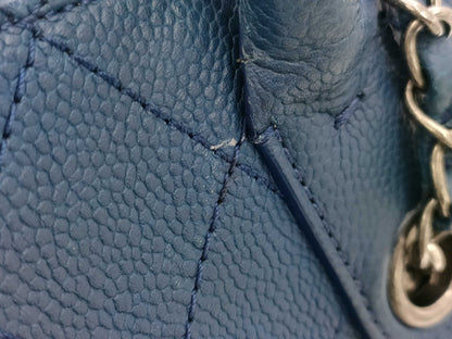 CHANEL Caviar Skin Shoulder Bag